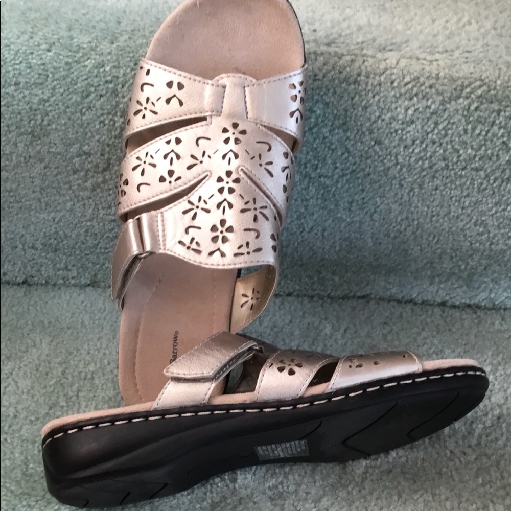 Comfy casual slip on sandals 🌻🌻 - Picture 5 of 7
